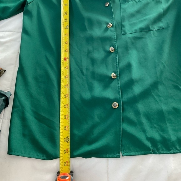 Woman's Collared Button Down Emerald Green Blouse - Picture 8 of 8